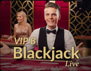 足球场成篮球场？韩镕泽禁区外手接高空球，主裁判对其出示黄牌